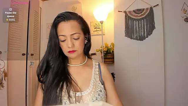 Snapshot of anaruiz_ chatting on May 21, 2026, 10:50 pm anaruiz online show from May 21, 2026, 10:50 pm