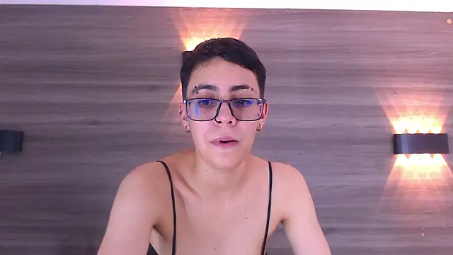 Cutie Shy  online show from February 1, 2025, 1:44 am