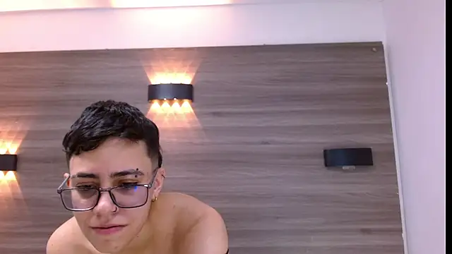 Cutie Shy  online show from March 5, 2025, 4:57 pm