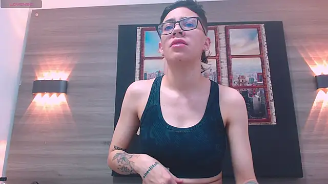 Cutie Shy  online show from November 4, 2025, 12:04 pm