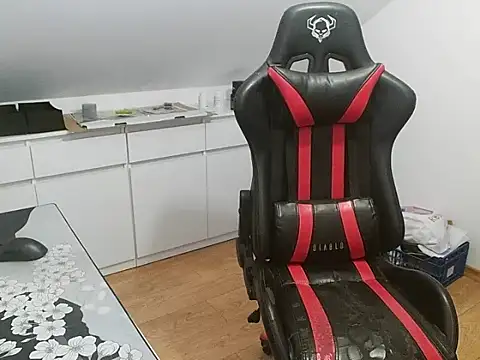 Snapshot of prezydentcam chatting on December 1, 2025, 12:21 pm prezydentcam online show from December 1, 2025, 12:21 pm