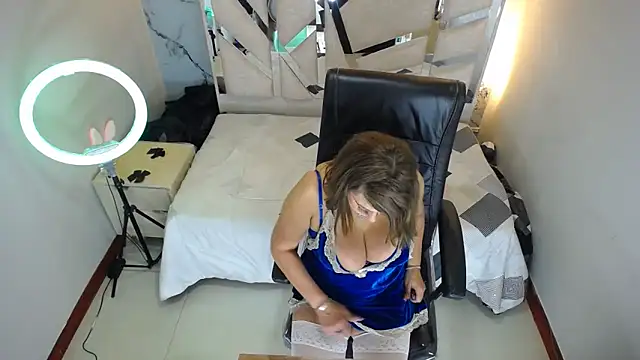 Salome Milf202 online show from April 18, 2026, 7:58 pm