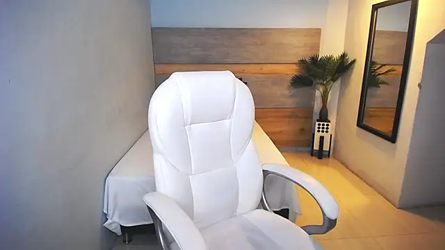 liseth fox online show from December 21, 2024, 6:34 pm