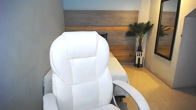 liseth fox online show from December 28, 2024, 3:15 pm