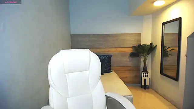 liseth fox online show from January 3, 2025, 7:39 pm