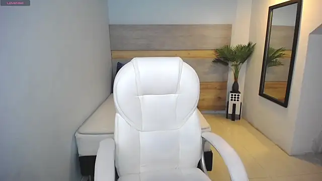 liseth fox online show from February 20, 2025, 7:41 pm