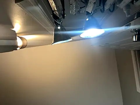 ChiRaqb8 online show from October 26, 2025, 2:39 am