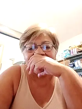 Madrastrahot69 online show from March 5, 2026, 7:43 pm