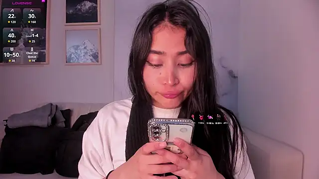 lara madisson online show from September 13, 2025, 5:40 am