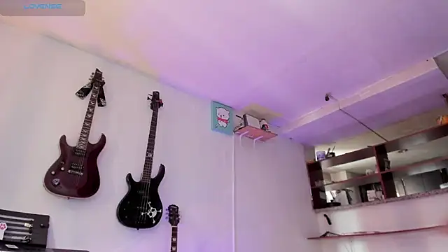 lilpervertgirl online show from December 3, 2024, 4:17 pm