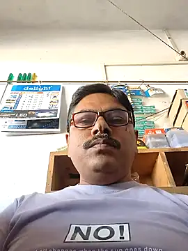 Srmotrs online show from April 15, 2026, 11:39 am