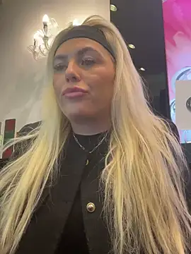 Arabellalee23 online show from February 22, 2025, 7:25 pm