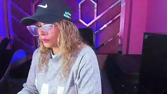 Olivia Fox69 online show from February 18, 2025, 2:27 am