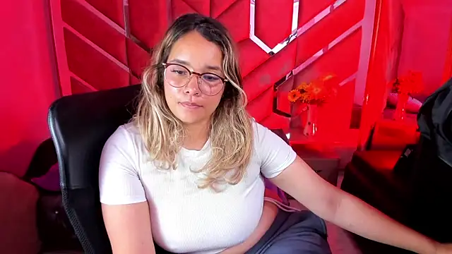 Olivia Fox69 online show from September 18, 2025, 3:19 am