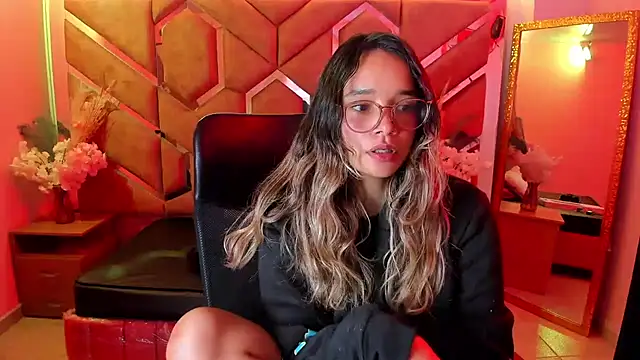 Snapshot of Olivia_Fox69 chatting on July 23, 2026, 4:21 am Olivia Fox69 online show from July 23, 2026, 4:21 am