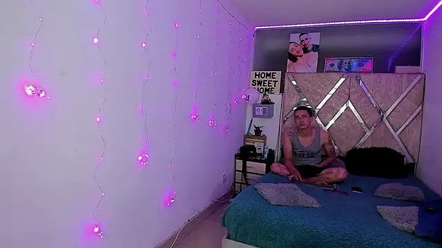 parejacaliente20154 online show from February 24, 2026, 11:08 am