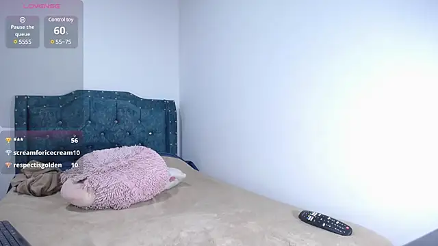 sofiamature01 online show from February 17, 2025, 12:43 am