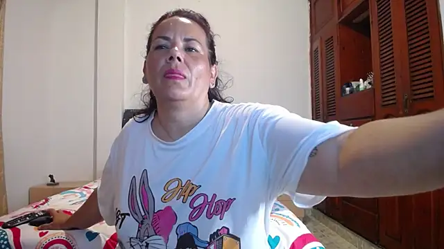 sofiamature01 online show from November 4, 2025, 11:15 pm