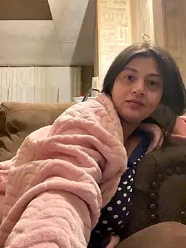 kriztal pretty online show from November 23, 2025, 11:21 am