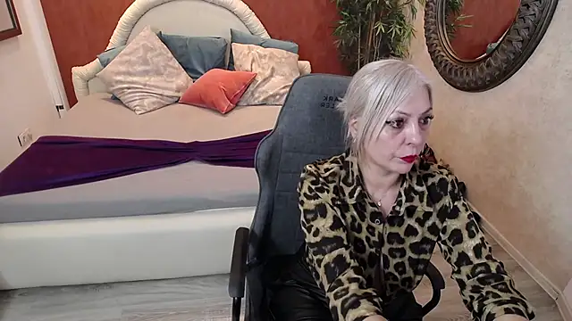 Snapshot of MeAmandaX chatting on January 8, 2025, 11:21 am MeAmandaX online show from January 8, 2025, 11:21 am