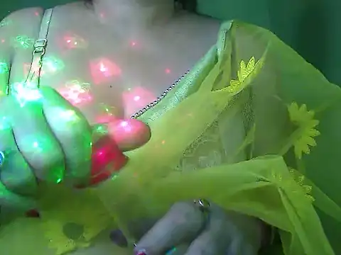 Snapshot of LOVERIAKOL chatting on November 27, 2025, 3:03 pm LOVERIAKOL online show from November 27, 2025, 3:03 pm