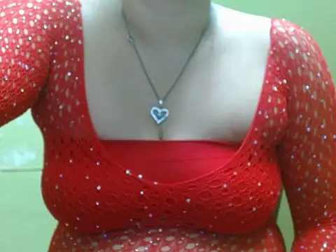 LOVERIAKOL online show from May 12, 2026, 5:54 pm