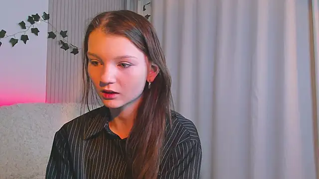 Snapshot of CindyGarrison chatting on February 25, 2025, 12:36 am CindyGarrison online show from February 25, 2025, 12:36 am