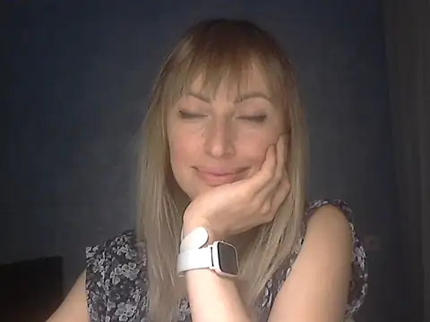 EffectMaya online show from December 1, 2025, 6:35 pm