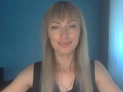 Snapshot of EffectMaya chatting on June 17, 2026, 12:18 pm EffectMaya online show from June 17, 2026, 12:18 pm