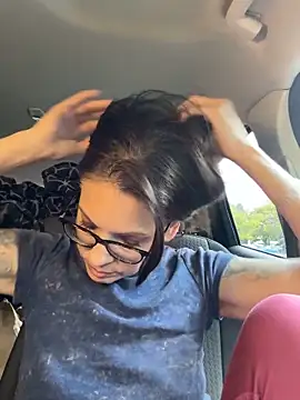 BeautifulMesss online show from October 15, 2025, 4:07 pm