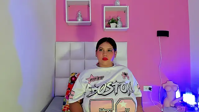 Alanna hot3 online show from May 21, 2026, 7:43 pm