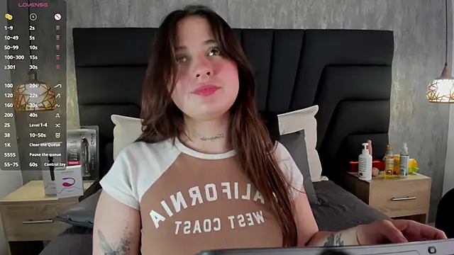 Snapshot of Sabrina_Lennox chatting on March 14, 2025, 10:38 pm Sabrina Lennox online show from March 14, 2025, 10:38 pm