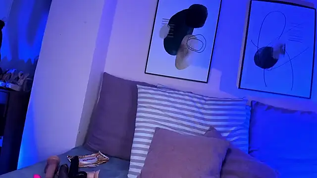 rose xd online show from February 13, 2025, 9:27 pm