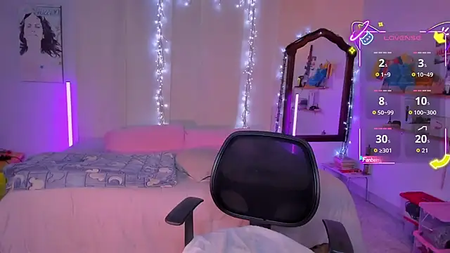 CuteRomi online show from November 5, 2025, 4:12 am