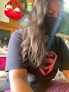 HaaniKaur online show from April 16, 2026, 6:36 am