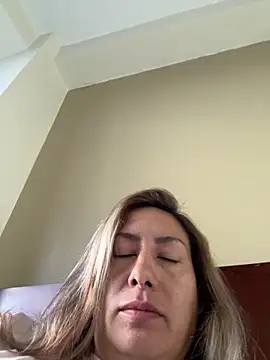 xLadyScarlettx online show from January 29, 2025, 11:04 pm