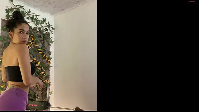 Snapshot of sara_smith45 chatting on December 26, 2024, 8:00 pm sara smith45 online show from December 26, 2024, 8:00 pm