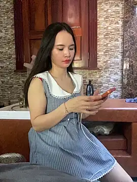 Snapshot of LiLi-Kirix99 chatting on June 4, 2026, 4:18 am LiLi-Kirix99 online show from June 4, 2026, 4:18 am