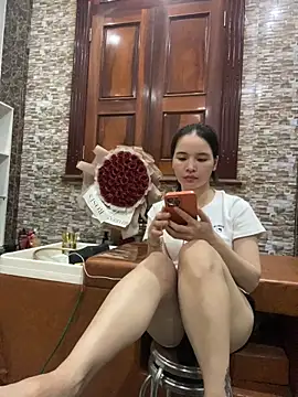 Snapshot of LiLi-Kirix99 chatting on June 7, 2026, 12:31 pm LiLi-Kirix99 online show from June 7, 2026, 12:31 pm