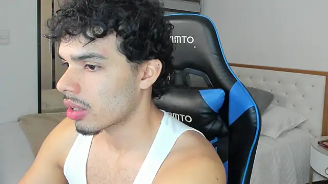 mateoleonee online show from January 21, 2025, 1:18 am