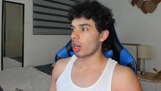 mateoleonee online show from February 2, 2025, 11:53 pm