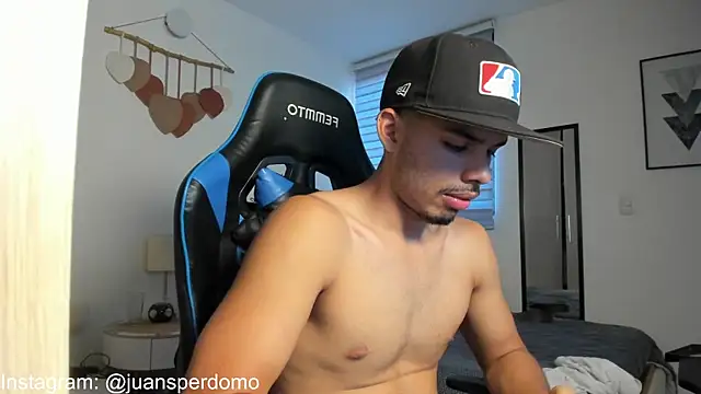 mateoleonee online show from September 15, 2025, 7:25 pm