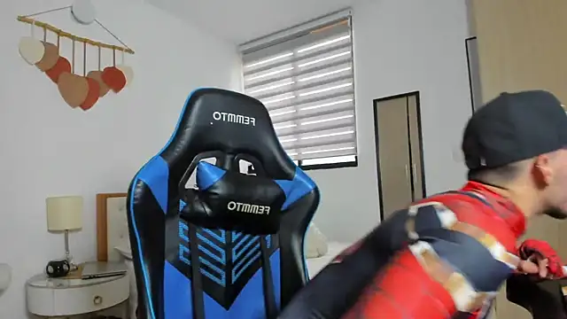 mateoleonee online show from October 13, 2025, 7:25 pm