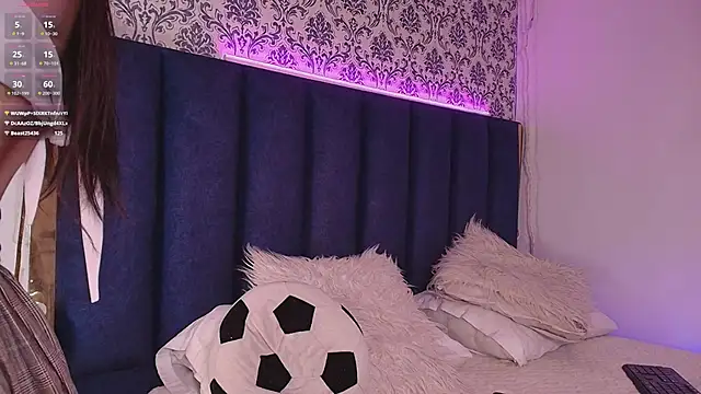 Snapshot of AmberMoss_ chatting on February 13, 2025, 10:02 am AmberMoss online show from February 13, 2025, 10:02 am