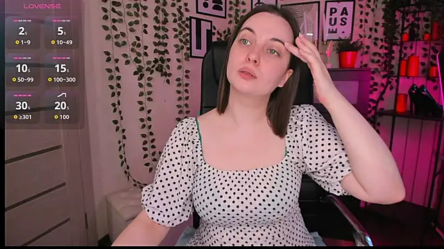 Snapshot of Astarte_Aste chatting on June 7, 2026, 11:47 am Astarte Aste online show from June 7, 2026, 11:47 am