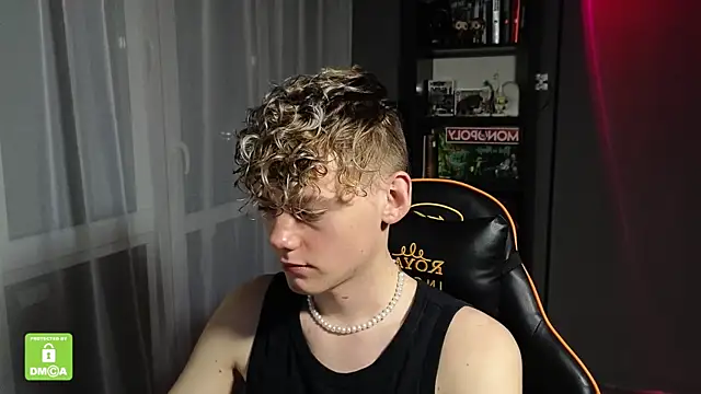 Keytaro online show from November 10, 2025, 3:11 pm