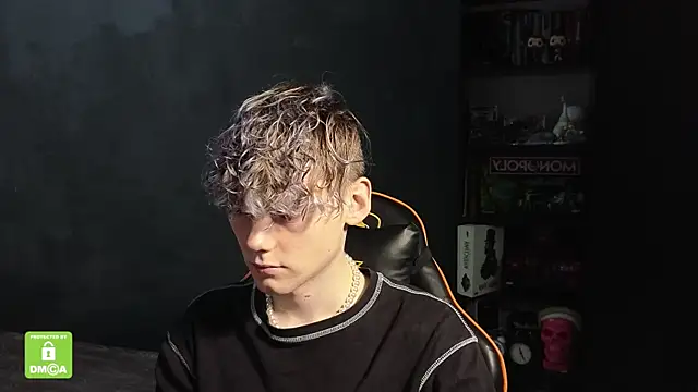 Keytaro online show from November 23, 2025, 1:55 pm