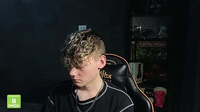 Keytaro online show from November 25, 2025, 1:55 pm