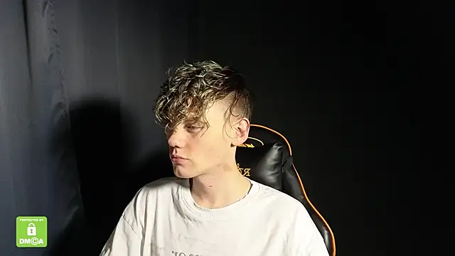 Keytaro online show from January 12, 2026, 10:26 pm