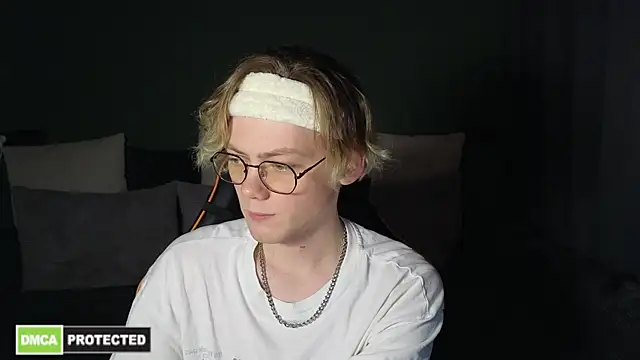 Keytaro online show from April 7, 2026, 1:06 am